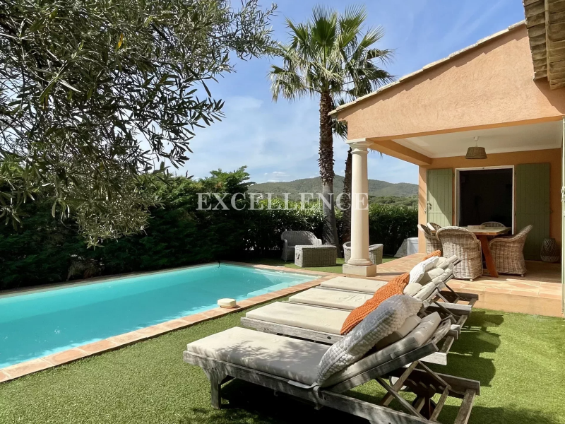 Villa 4 pièces avec vue dégagée sur les collines à vendre à Ste Maxime